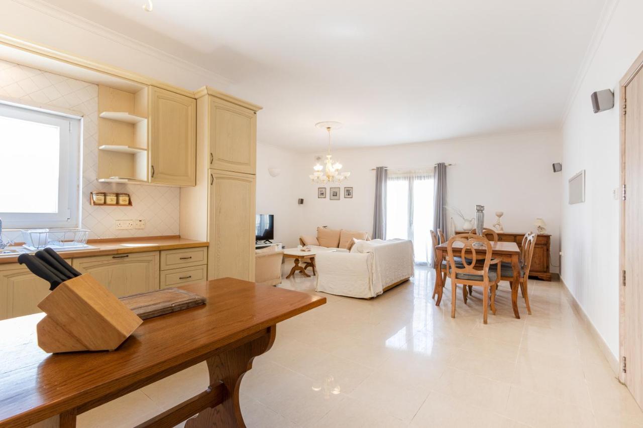 70/2- Spacious & Charming 3 Bedroom Apt In Sliema Buitenkant foto