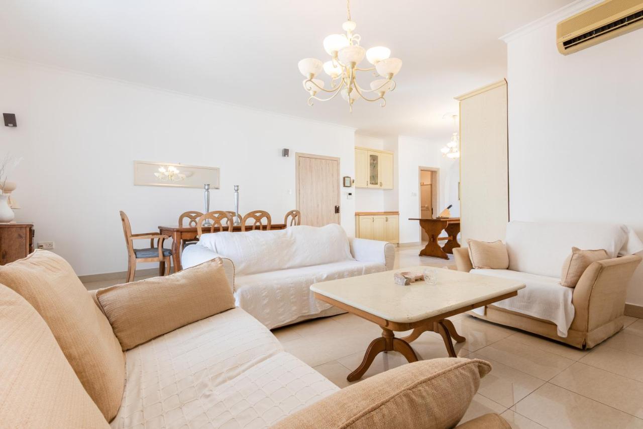 70/2- Spacious & Charming 3 Bedroom Apt In Sliema Buitenkant foto