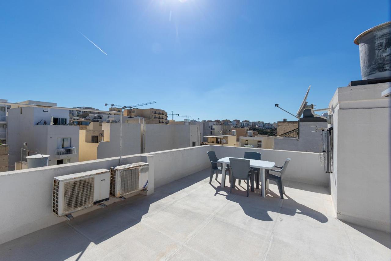 70/2- Spacious & Charming 3 Bedroom Apt In Sliema Buitenkant foto