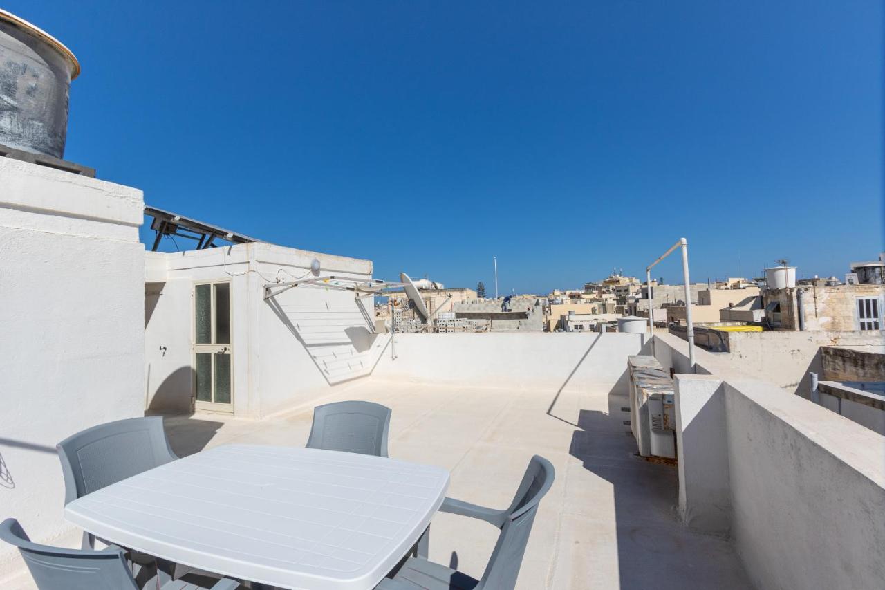 70/2- Spacious & Charming 3 Bedroom Apt In Sliema Buitenkant foto