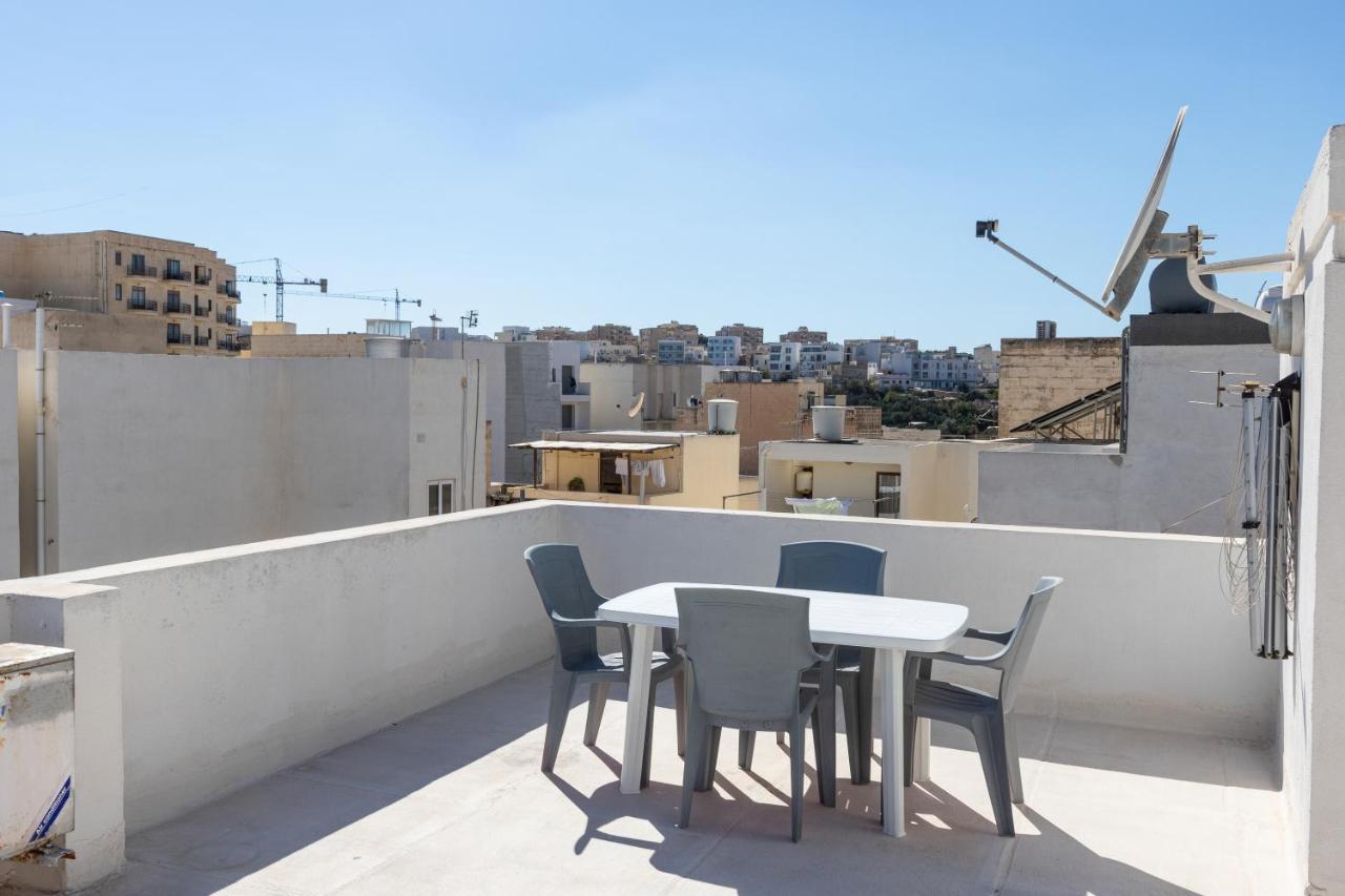 70/2- Spacious & Charming 3 Bedroom Apt In Sliema Buitenkant foto