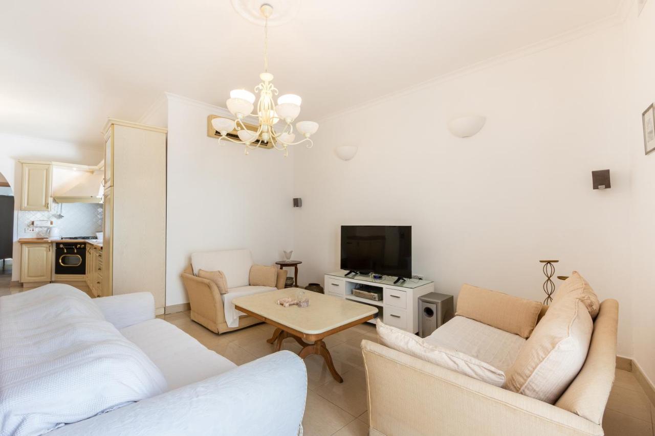 70/2- Spacious & Charming 3 Bedroom Apt In Sliema Buitenkant foto