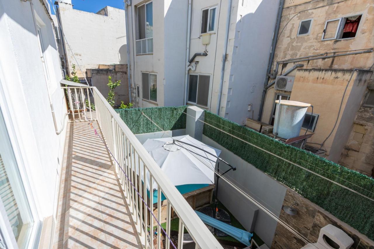 70/2- Spacious & Charming 3 Bedroom Apt In Sliema Buitenkant foto